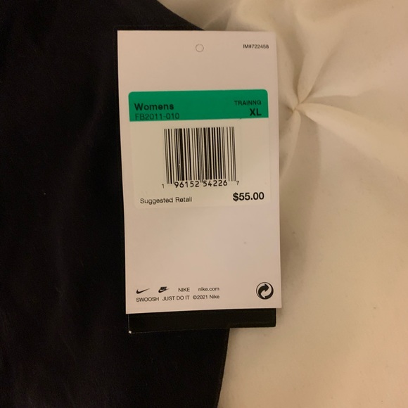 BRAND NEW WITH TAGS NIKE YOGA DRI FIT TANK - Picture 4 of 4